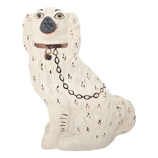 Early 20th Century English Staffordshire-Style King Charles Spaniel Mantel Dog For Sale