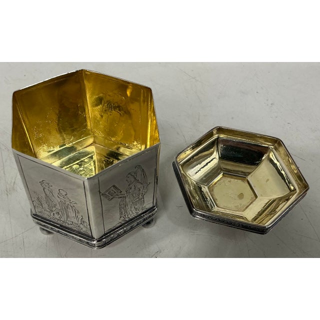 1980s 1986 Vintage Sterling Silver 17th Century Style Dutch Marriage Box Replica by Metropolitan Museum of Art For Sale - Image 5 of 12