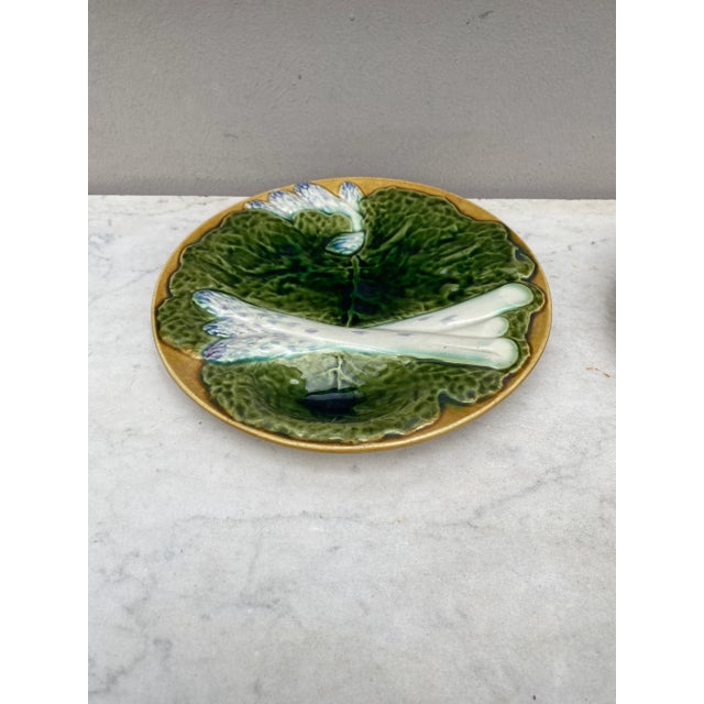 19th Century Majolica Asparagus Plate With Cabbage Leaves Creil & Montereau For Sale - Image 4 of 10