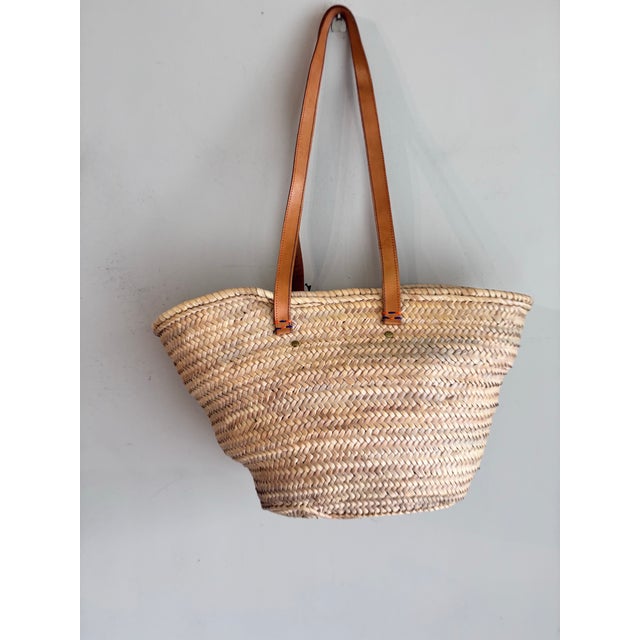 A Giselle Handwoven Straw Basket / Tote Featuring a Large Bow Made From Colorful Print and Brown Leather Shoulder Straps. For Sale In Miami - Image 6 of 12