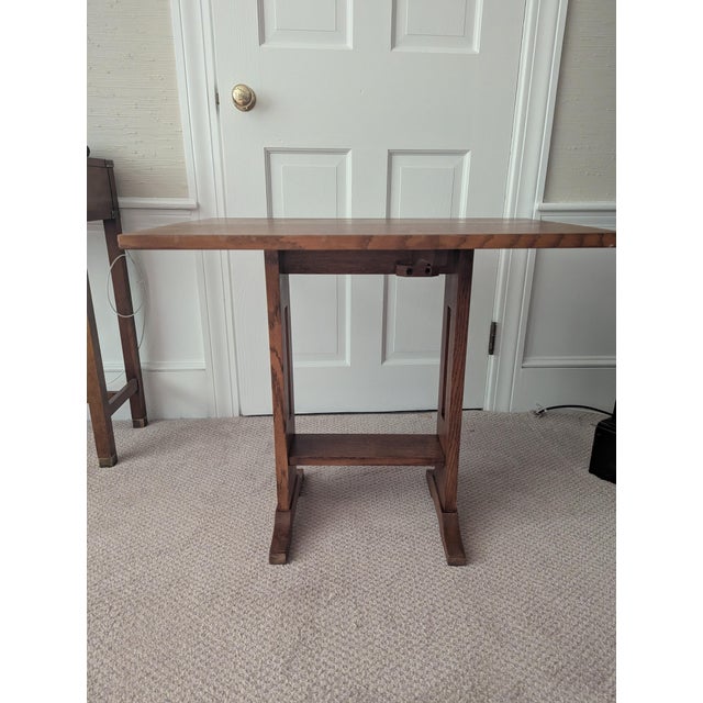 Stickley Small Mission Oak Drop leaf Occasional Table. Solid oak wood. You have the option to have it fully open or down....