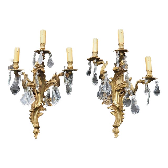 Vintage Louis XV Romantic French Bronze Wall Sconces Crystal Lighting, 1950s, Set of 2 For Sale