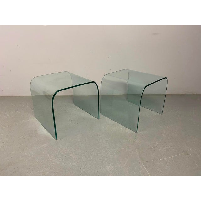 Mid-Century Modern Waterfall Side Tables in Bent Glass by Angelo Cortesi for Fiam Italia, Italy, 1980s, Set of 2 For Sale - Image 3 of 16