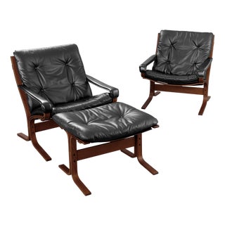 Vintage Siesta Chairs and Ottoman in Brown Leather and Plywood by Ingmar Relling for Westnofa, 1960s, Set of 3 For Sale
