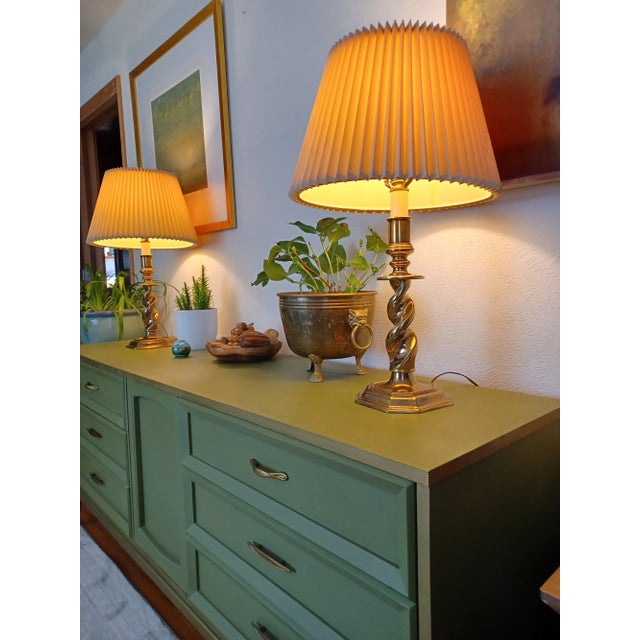 Hollywood Regency Vintage Stiffel Solid Brass Barley Twist Table Lamps With Original Shades - a Pair For Sale - Image 3 of 7