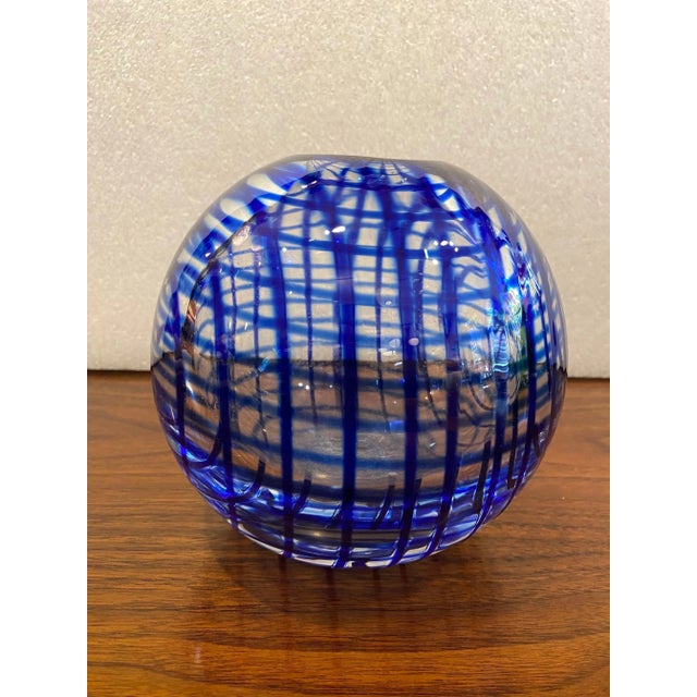 Seguso 2004 Jan Kocavik Czech Swirl Round Ball Vase For Sale - Image 4 of 6