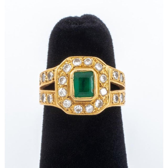 14k Yellow Gold Emerald & Diamond Ring For Sale In New York - Image 6 of 8