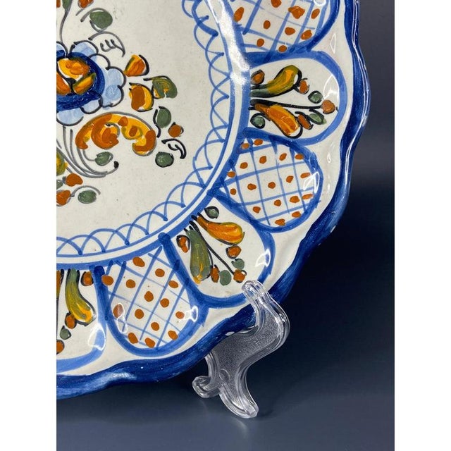Antique Hand-Painted Ceramic Plate with Floral Motifs from Talavera De La Reina For Sale - Image 5 of 8