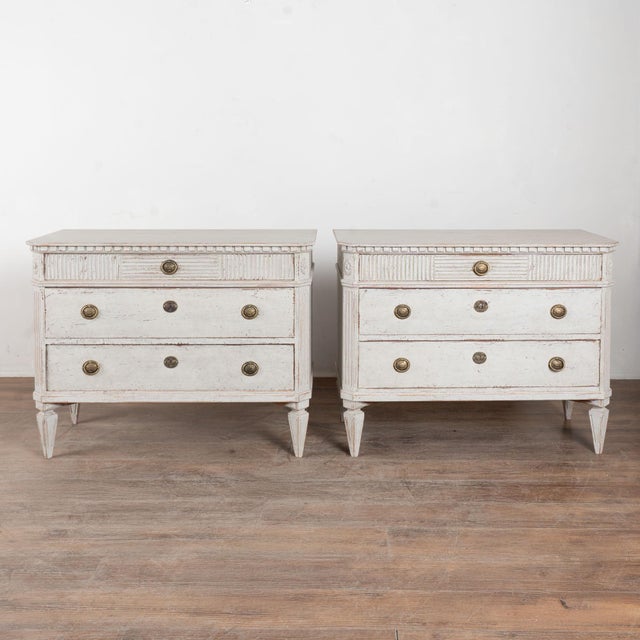 Gustavian (Swedish) Pair, 19th Century Painted Gustavian Chest of Drawers or Nightstands For Sale - Image 3 of 12