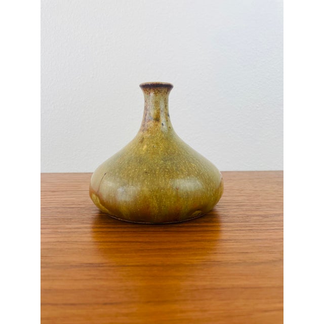 Vintage 1970s Handmade Stoneware Studio Pottery Low Bud / Weed Vase For Sale - Image 4 of 8