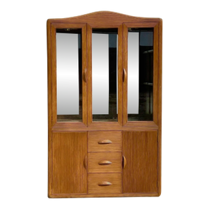 Gabriella Crespi Designed Cabinet. Beautiful Vintage Pencil Reed China / Display Cabinet, Expertly Refurbished.