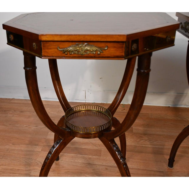 Brown 1930s English Regency Mahogany & Leather Top / Mirrored Pair of Side Tables / End Tables For Sale - Image 8 of 18