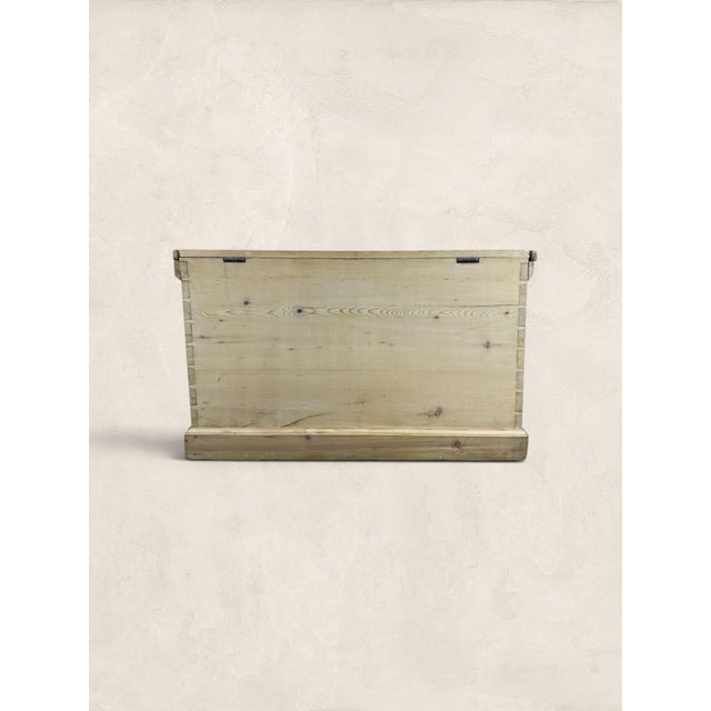 Wood Late 19th Century English Victorian Pine Blanket Chest With Iron Handles For Sale - Image 7 of 7