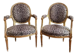 Pair of Louis XVI Medallion Style Arm Chairs Giltwood, 18th Century