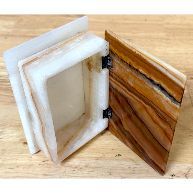Modern Italian Specimen Agate and Alabaster Hinged Table Box, Circa 1950s For Sale - Image 3 of 18