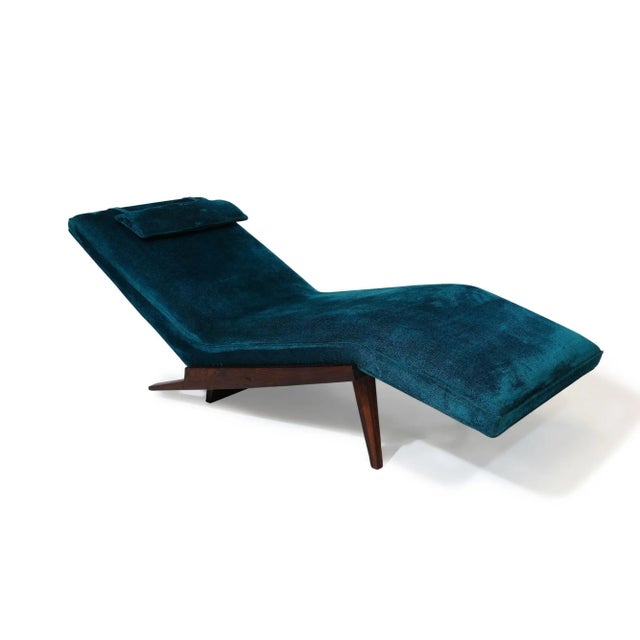 Mid-Century Modern Mid 20th Century Rosewood Framed Brazilian Modern Angled Chaise Lounge For Sale - Image 3 of 10