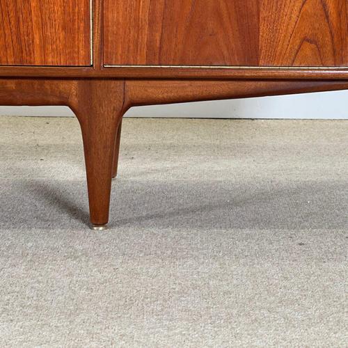 Large Sideboard from McIntosh For Sale - Image 9 of 17
