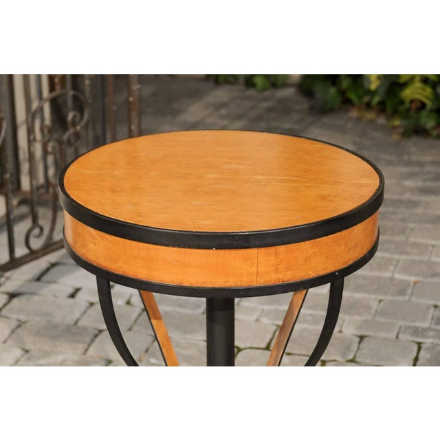 Early 19th Century Austrian Biedermeier 1820s Guéridon Side Table with Burl Veneer and Iron Frame For Sale - Image 5 of 10