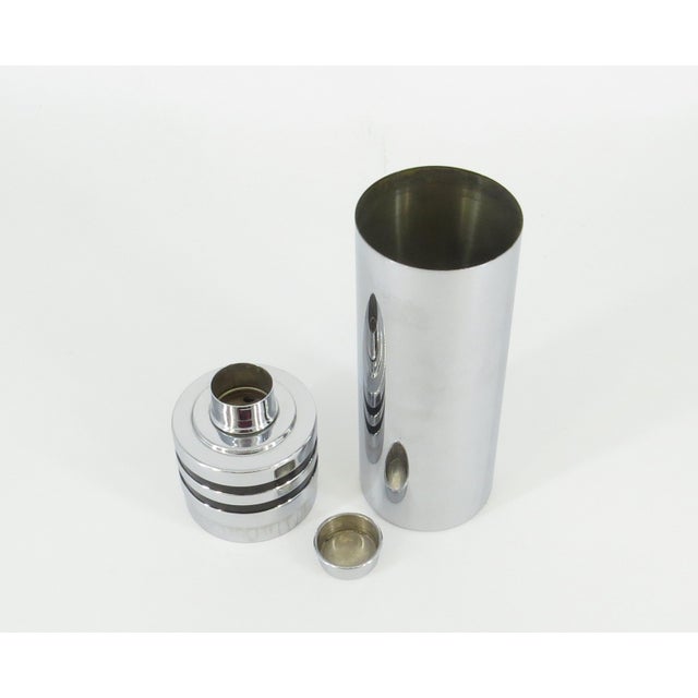 Metal 1930s Art Deco Chrome Cocktail Shaker by Evercraft For Sale - Image 7 of 8