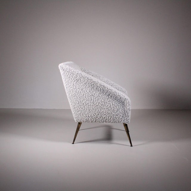 Italian Armchair in Boucle, in Good conditions. Designed 1950 to 1959