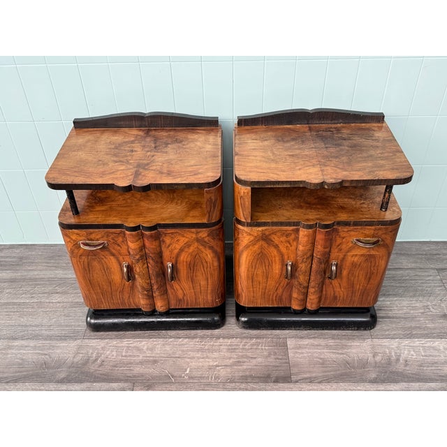 Italian Bedside Tables in Walnut Root, 1930s, Set of 2 For Sale - Image 17 of 18