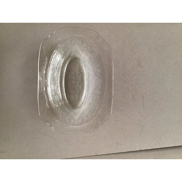 Traditional Federal Glass Madrid Etched and Clear Serving Bowl For Sale - Image 3 of 6