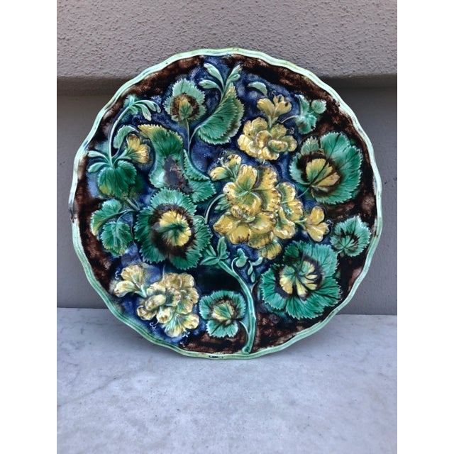 19th Century English Majolica Geranium Plate For Sale In Austin - Image 6 of 6
