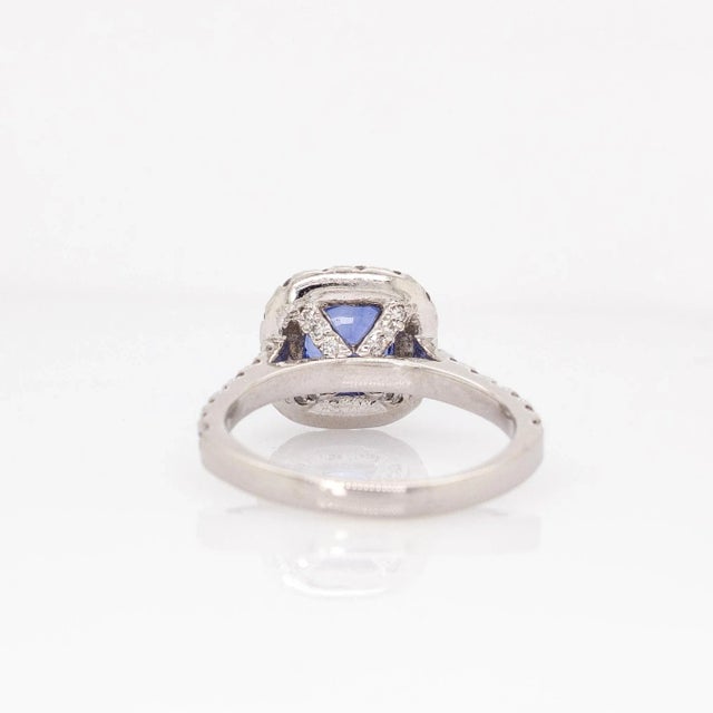 1.7cts Estate Ceylon Sapphire Ring With Natural Diamond Accents: Platinum, 7.5mm For Sale In Columbus - Image 6 of 7