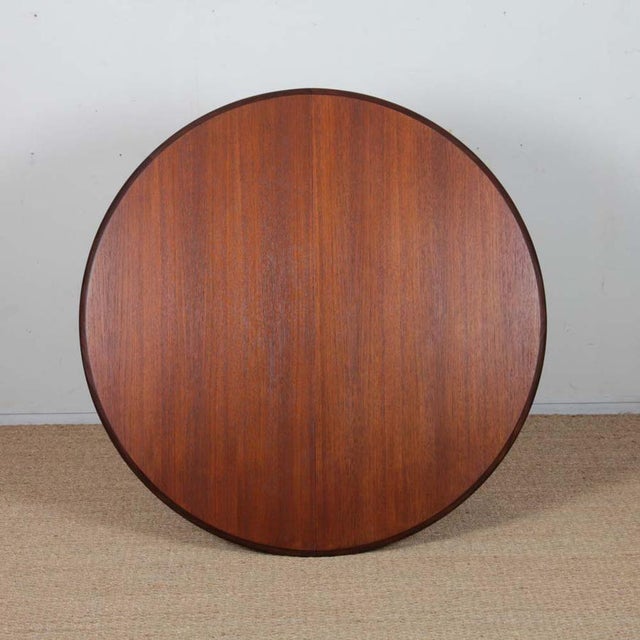 Scandinavian Round Extendable Dining Table in Teak, 1960 For Sale - Image 4 of 9