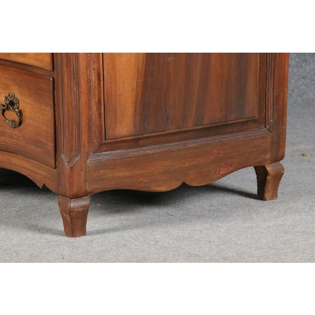 18 Century Baroque Walnut Chest of Drawers, 1750s For Sale - Image 10 of 18