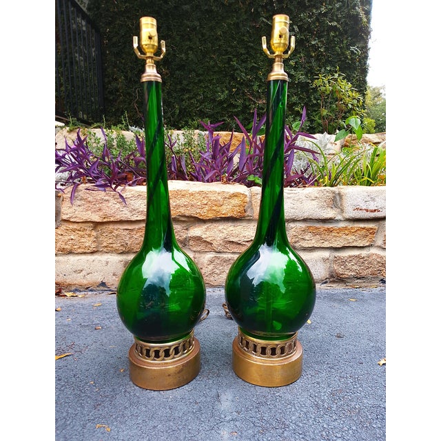Mid-Century Modern Pair of Restored Mid-Century Murano Attributed Glass Lamps – Emerald Green With Brass Bases For Sale - Image 3 of 7