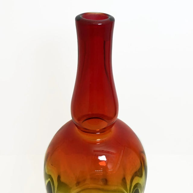 Blenko Mid-Century Blenko Amberina Bell Shape Decanter For Sale - Image 4 of 11