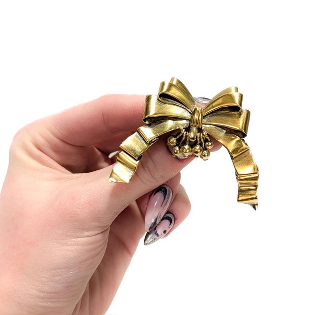 Mid-Century Modern Antique William Spratling Mexican Gilt Sterling Silver Bow or Ribbon Brooch For Sale - Image 3 of 11