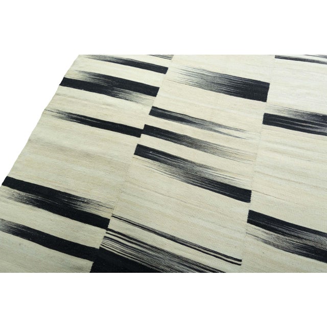 Designer Kilim Fars 242 X 170 Cm - Modern Design in Black & Natural White For Sale - Image 4 of 9