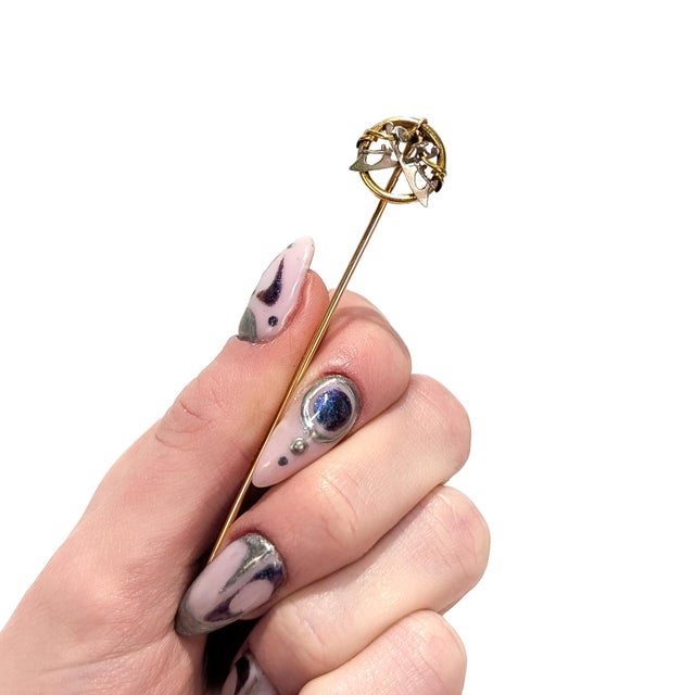 French Antique French 18k Gold Stickpin With Ice Skates For Sale - Image 3 of 12