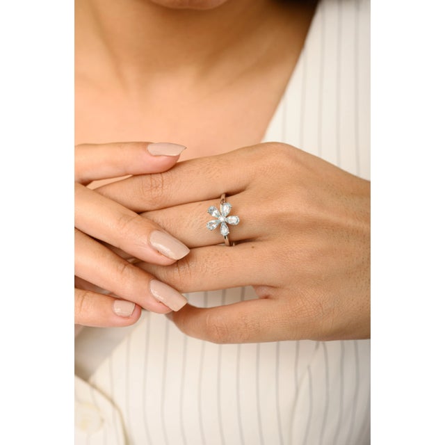 Natural Aquamarine Diamond Spring Flower Ring in 18k Gold for Her Size 7 For Sale In New York - Image 6 of 14