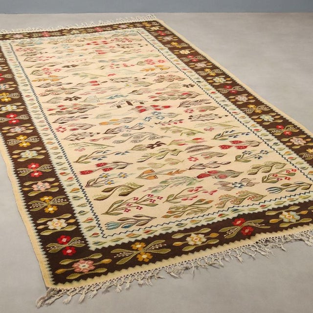 Middle Eastern Kilim Rug in Wool For Sale - Image 9 of 9