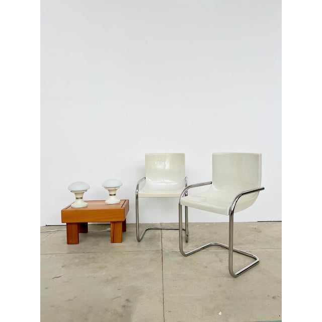 Vintage Space Age Chairs with White Molded Shell and Chrome Tubing, 1970s, Set of 2 For Sale - Image 3 of 18
