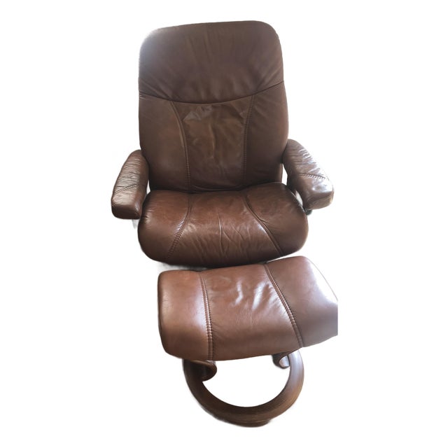 Vintage Stressless Ekornes XL Leather Lounge Chair and Ottoman For Sale