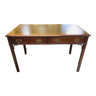 1990s Hekman Leather Top Mahogany Writing Desk For Sale