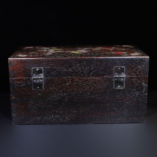 Zitan Wood Box Inlaid With Mother-of-Pearl Bird & Floral Motif For Sale In Los Angeles - Image 6 of 8
