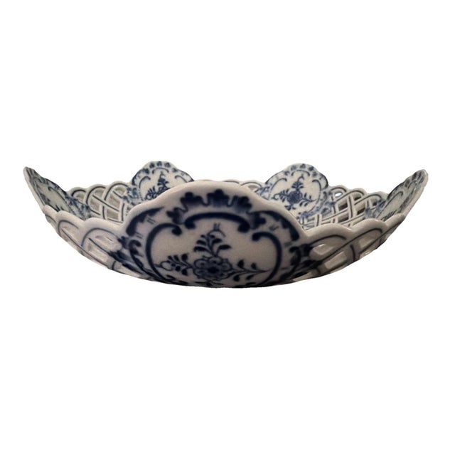 Two Antique Meissen Blue Onion reticulated serving dishes with crossed swords hallmark For Sale - Image 15 of 17