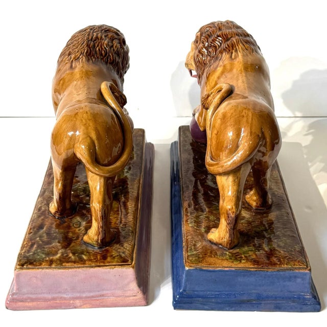 Brown Rare Pair of Ralph Wood Staffordshire Medici Lions in Pink and Blue Bases For Sale - Image 8 of 12