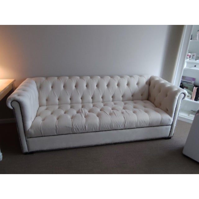 Mid-Century Modern White Tufted Velvet Sofa For Sale - Image 3 of 3