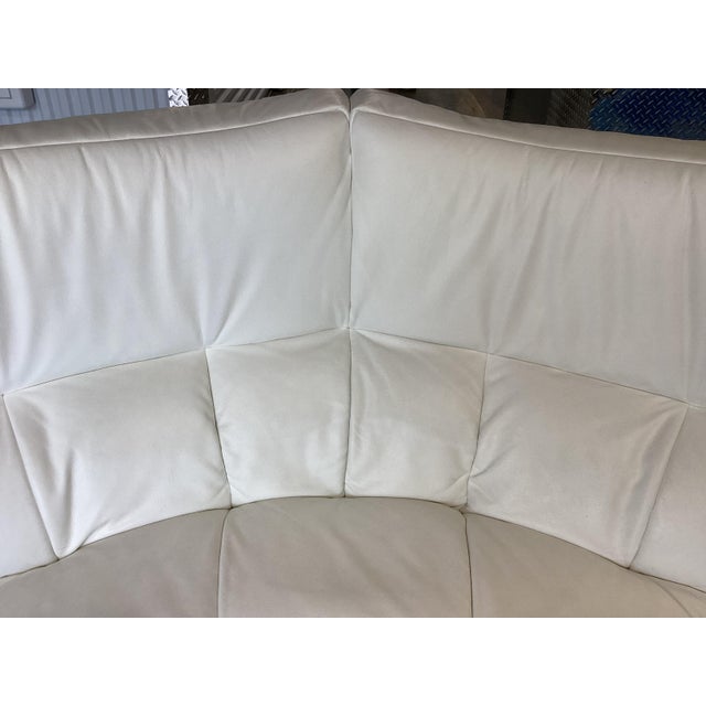 Super Cool Contemporary Italian White Leather Double Curved Chair For Sale In New York - Image 6 of 9