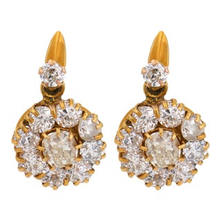 19th Century Pair of Victorian 2.90 Carat Diamond 14k Yellow Gold Cluster Earrings For Sale