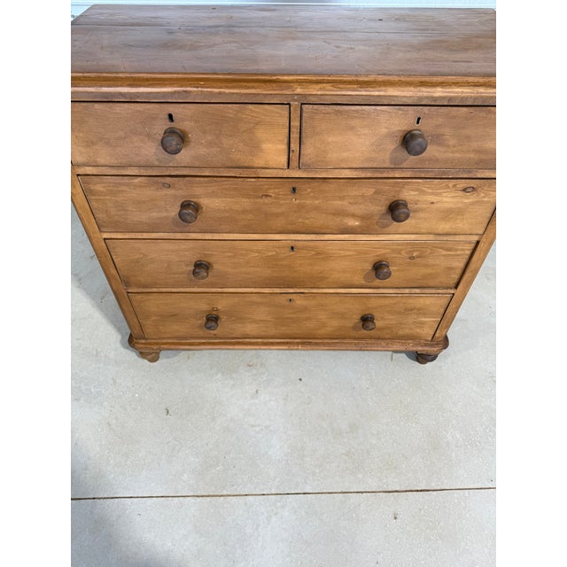 English Two Over Three Drawers - Antique Pine Chest of Drawers From England For Sale - Image 3 of 18