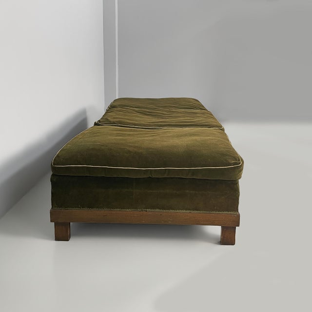 Art Deco Italian Daybed in Green Velvet, 1930s For Sale - Image 3 of 13