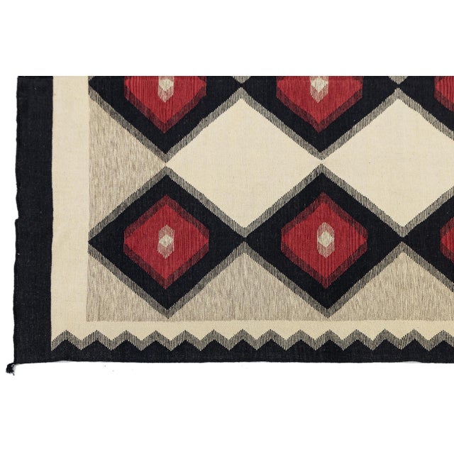 Modern Navajo Style Flatweave Geometric Diamond Wool Rug in Cream 9x12 For Sale In New York - Image 6 of 11