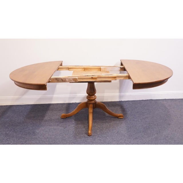 Thomasville Furniture Post Road Collection Solid Hard Rock Maple Colonial Early American 85" Pedestal Dining Table 750-64 For Sale In Kansas City - Image 6 of 13